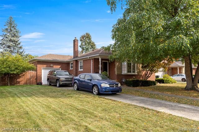 Property Photo: 9869 Melbourne Avenue MI 48101