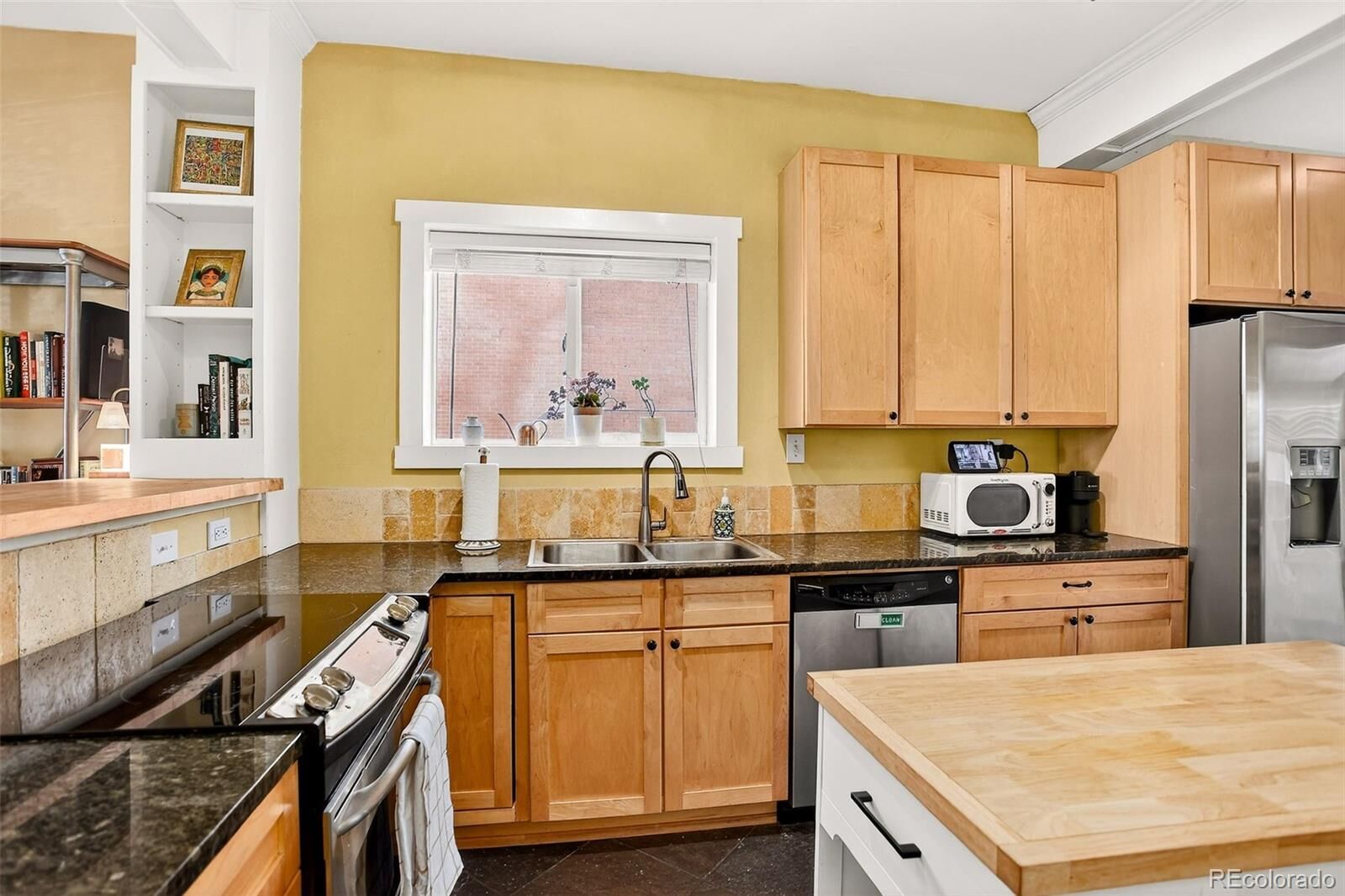 Property Photo:  420 W 7th Avenue  CO 80204 