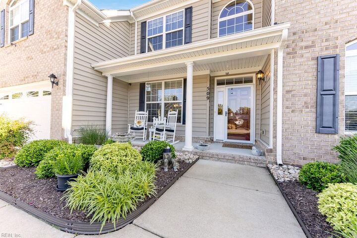 Property Photo:  509 Hanbury Rd W  VA 23322 