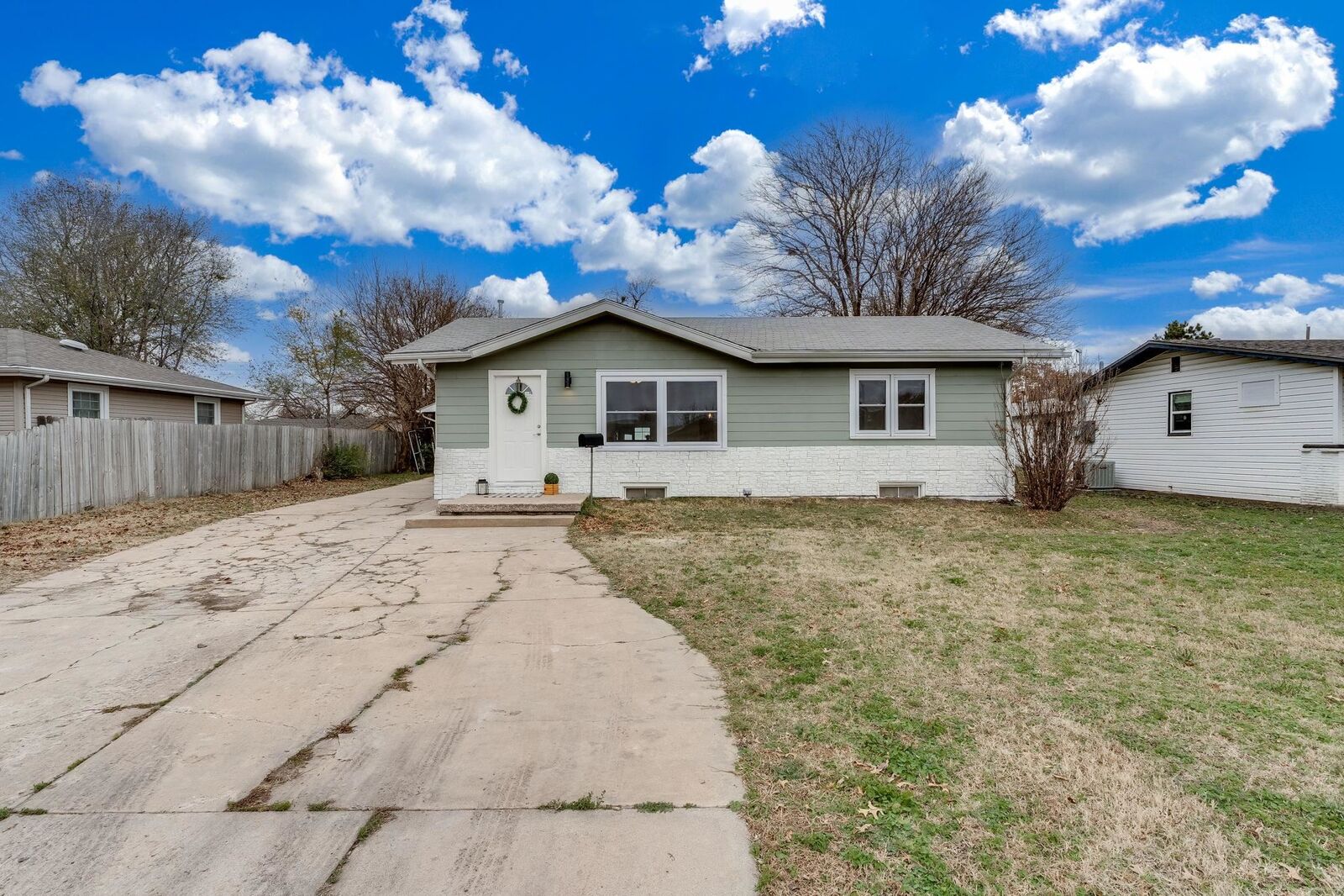 Property Photo: 816 W Savannah St KS 67217
