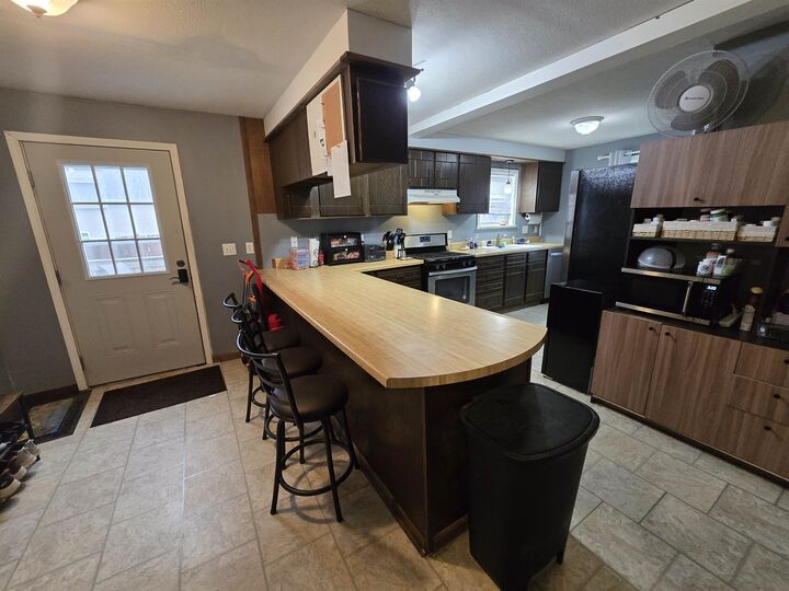 Property Photo: 301 S Freeborn St KS 66861-1211