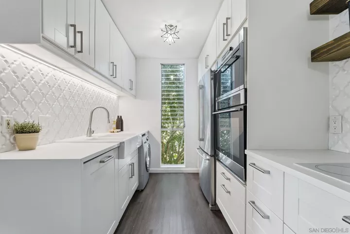 Property Photo:  6455 La Jolla Blvd 206  CA 92037 