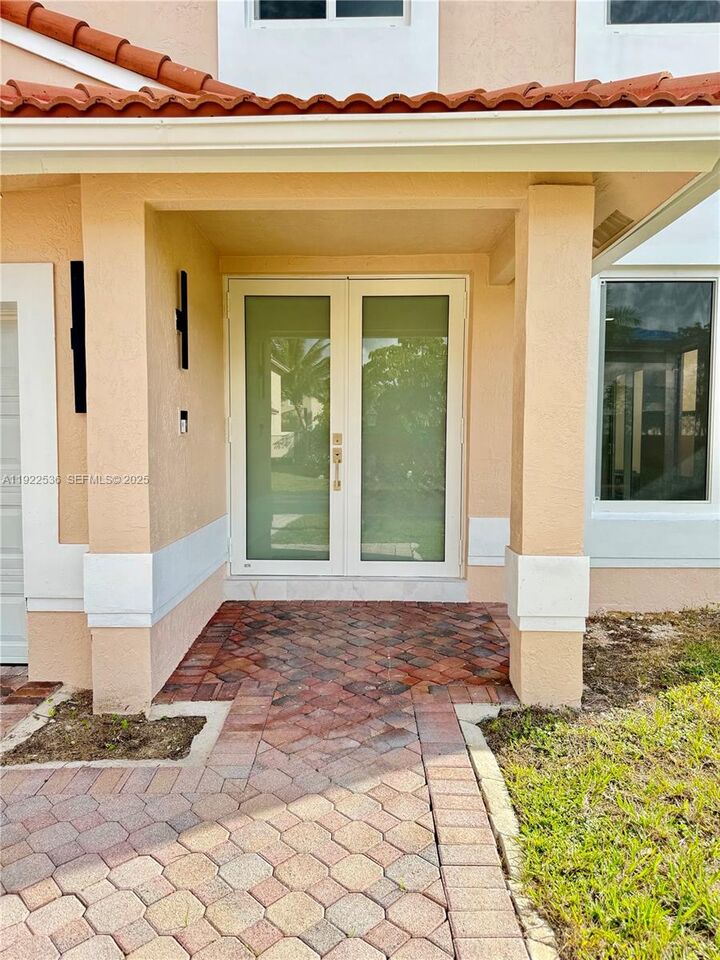 Property Photo: 15254 SW 109th St FL 33196