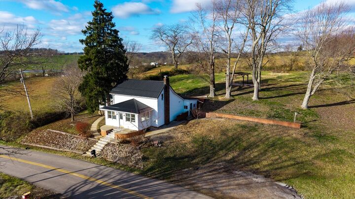 Property Photo: 2417 Glenroy Road OH 45692