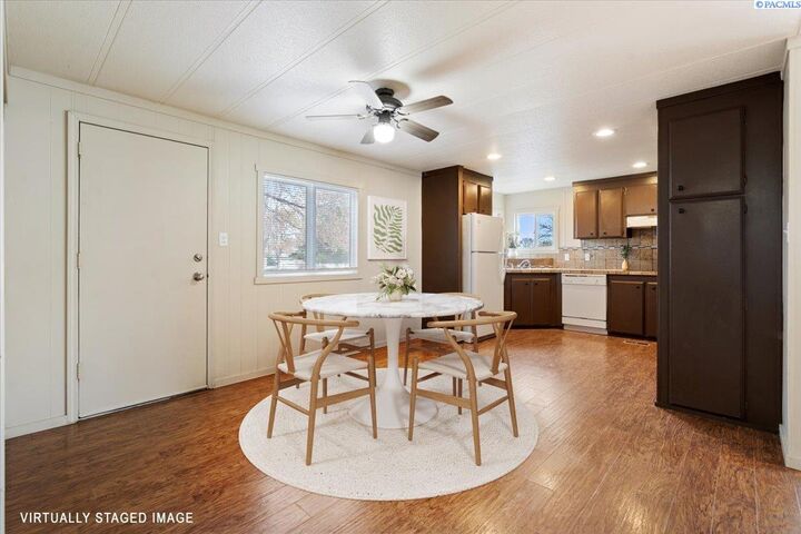 Property Photo:  595 N 60th Ave  WA 99353 