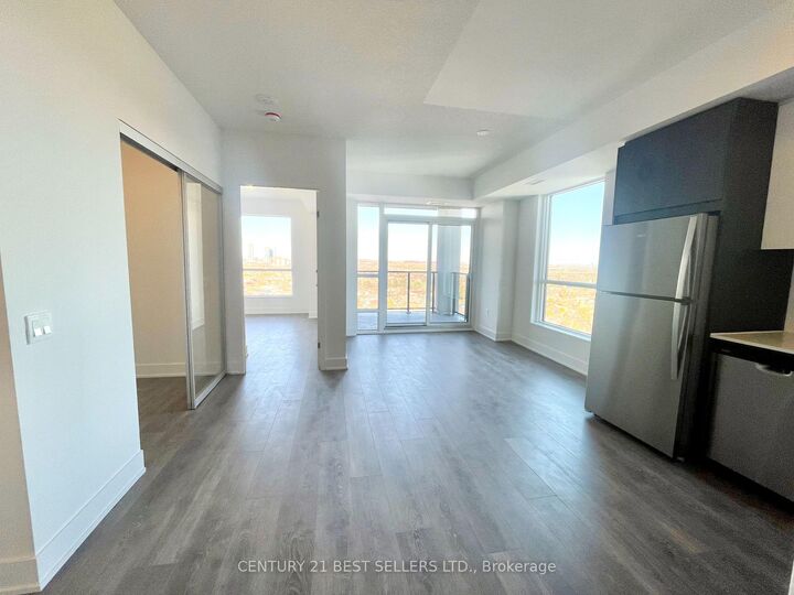 Photo de la propriété: 202 Burnhamthorpe Road E 1906 ON L5A 4L4