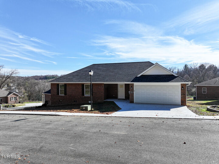 Property Photo: 124 Keeneland Circle TN 37743