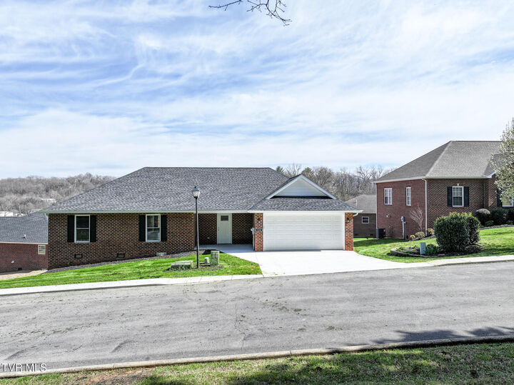 Property Photo: 124 Keeneland Circle TN 37743