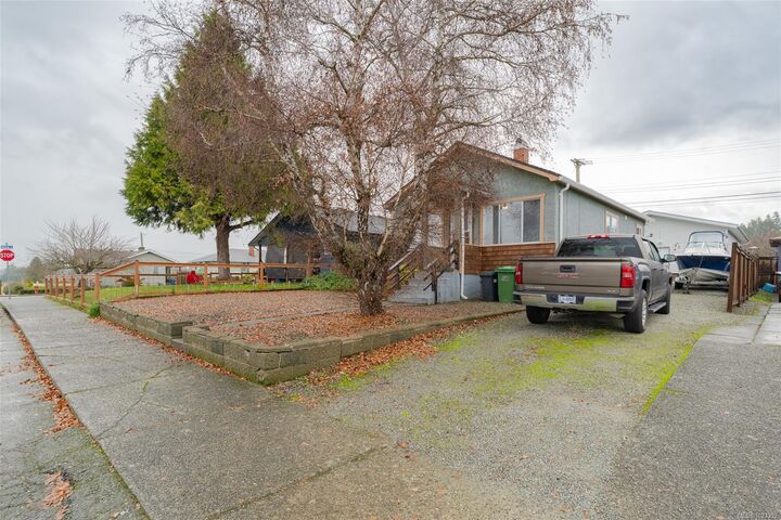 Property Photo: 3885 14th Ave BC V9Y 5C1