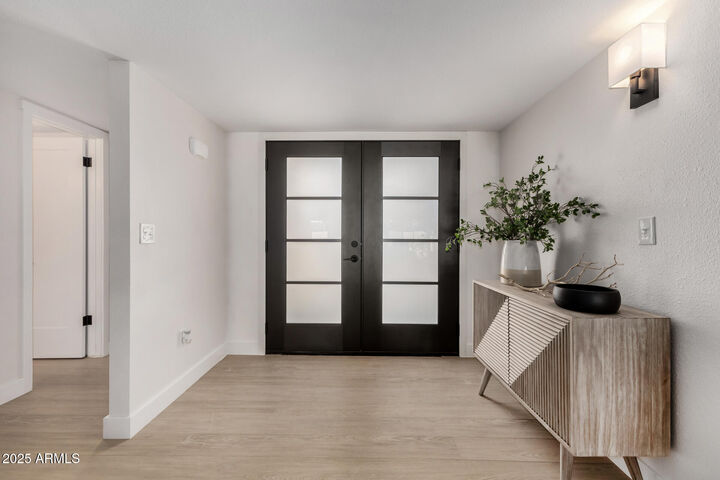 Property Photo:  5526 N 77th Way  AZ 85250 