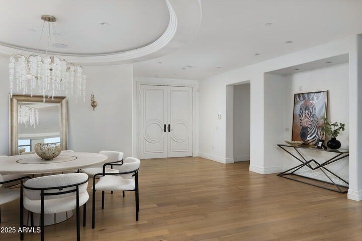 Property Photo: 2402 E Esplanade Lane 902 AZ 85016