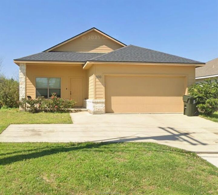 Property Photo: 930 West 28th Street TX 77803