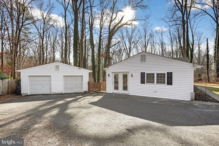 Property Photo:  39441 Oak Court  MD 20659 