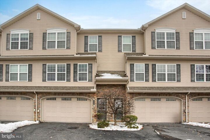 110 Old Schoolhouse Lane  Mechanicsburg PA 17055 photo