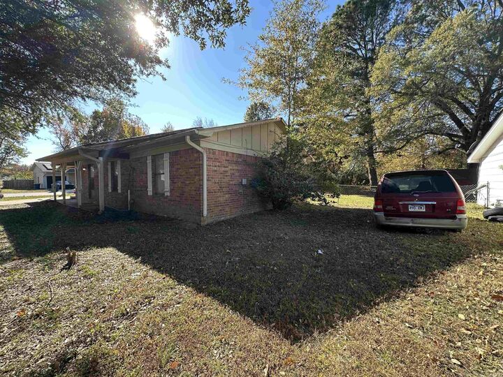 Property Photo: 11 Meadowlark Drive AR 72023