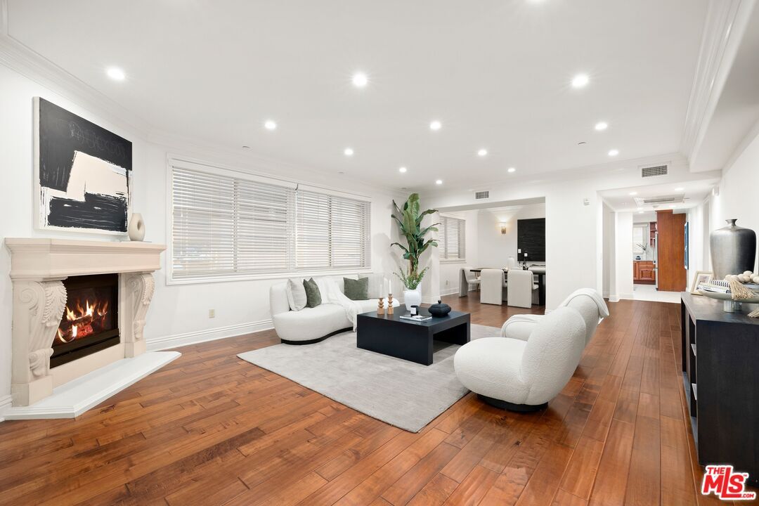 Property Photo: 11749 Goshen Ave CA 90049