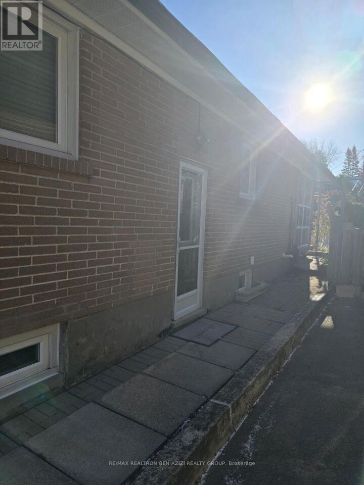 Property Photo:  53 Caines Avenue  ON M2R 2L2 