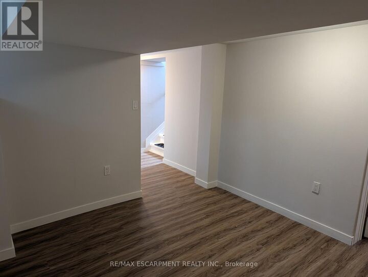 Property Photo:  63 Pelham Road 5  ON L2S 1R6 