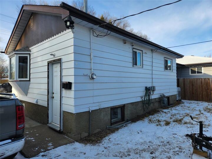 Property Photo: 709 26th Street MB R7B 2B6