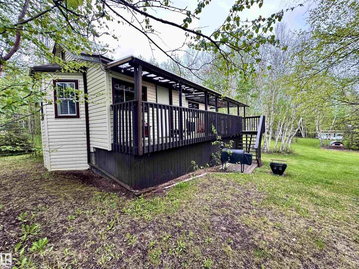 Property Photo:  131 Sandy Beach Avenue  AB T0B 4K0 