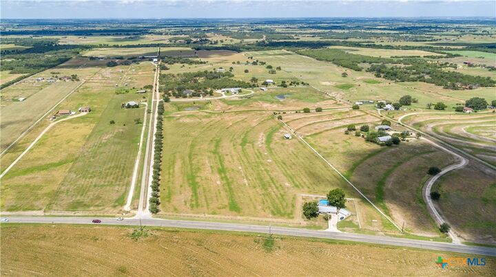 Property Photo: 404 Annies Lane TX 78121