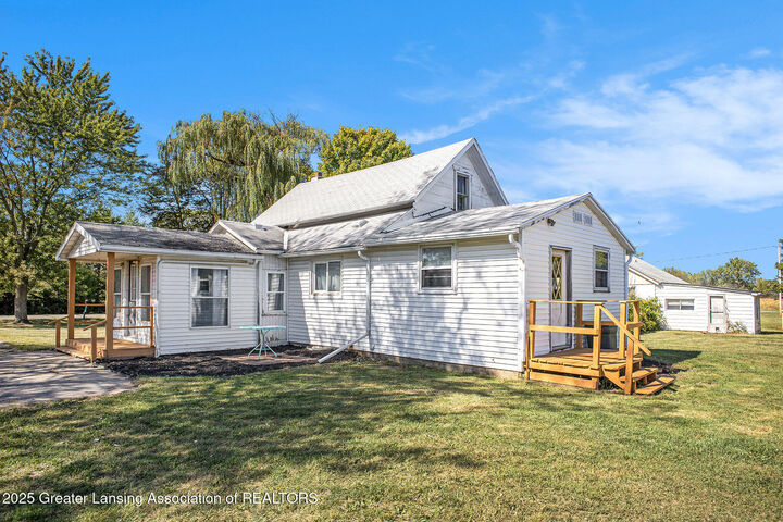 Property Photo: 10349 S Francis Road MI 48820