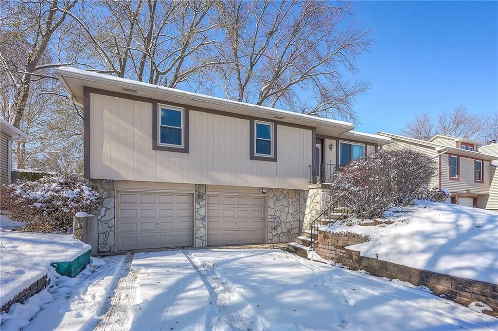 Property Photo:  706 S 9th Street  KS 66111 