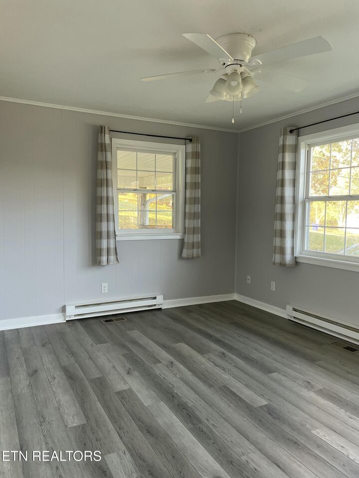 Property Photo: 306 N Ridge Ave TN 37854