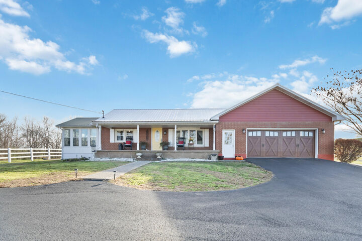 Property Photo: 145 Steve Coffee Road KY 42743