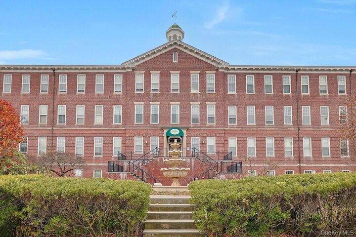 Property Photo:  1701 Crompond Road 6304  NY 10566 