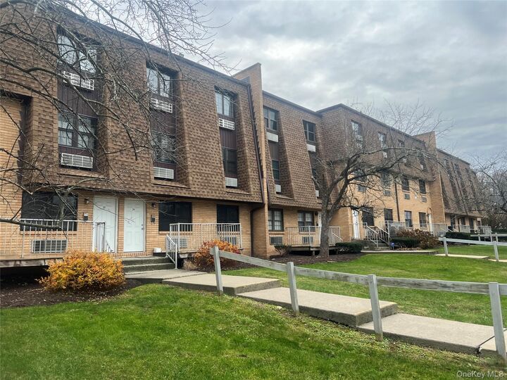 Property Photo:  408 Carpenter Avenue 24  NY 12550 