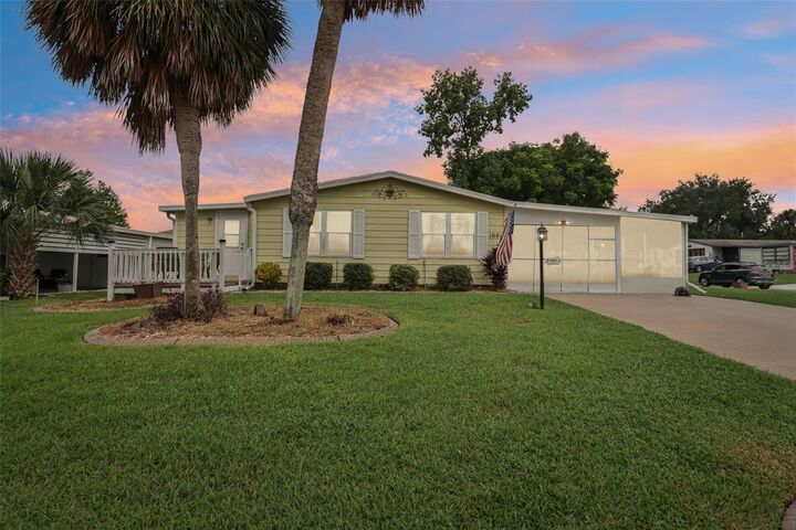 Property Photo:  1001 Matthew Avenue  FL 32159 