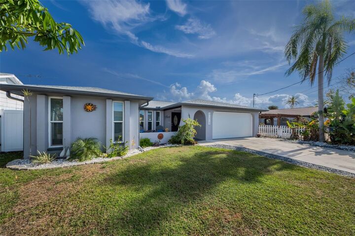 Property Photo:  13926 Darlene Avenue  FL 34667 