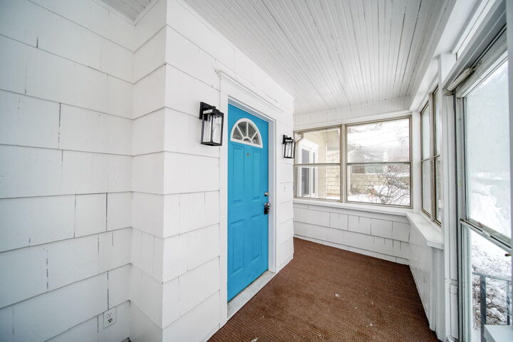 Property Photo: 715 Woodlawn Avenue MI 49203