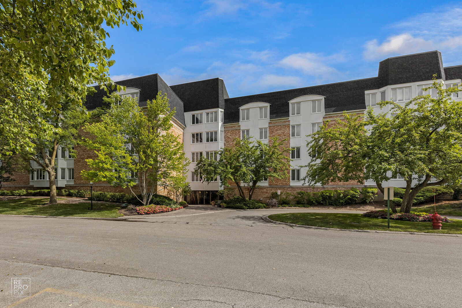 Property Photo: 200 Lake Boulevard 402 IL 60089