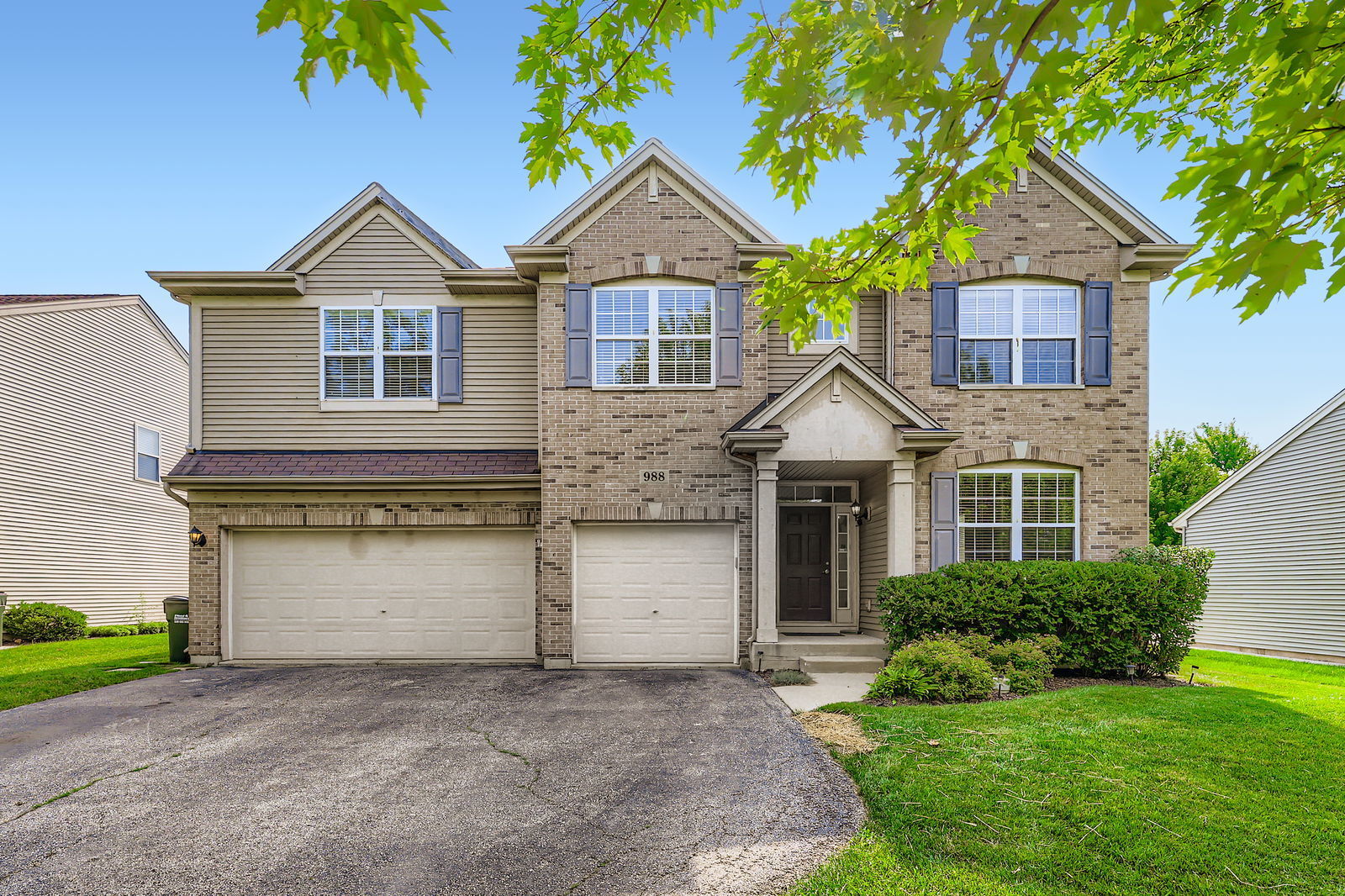 Property Photo: 988 Singing Hills Drive IL 60073