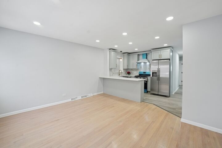 Property Photo: 4914 W 32nd Place IL 60804