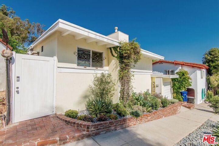 Property Photo:  1342 Miller Drive  CA 90069 