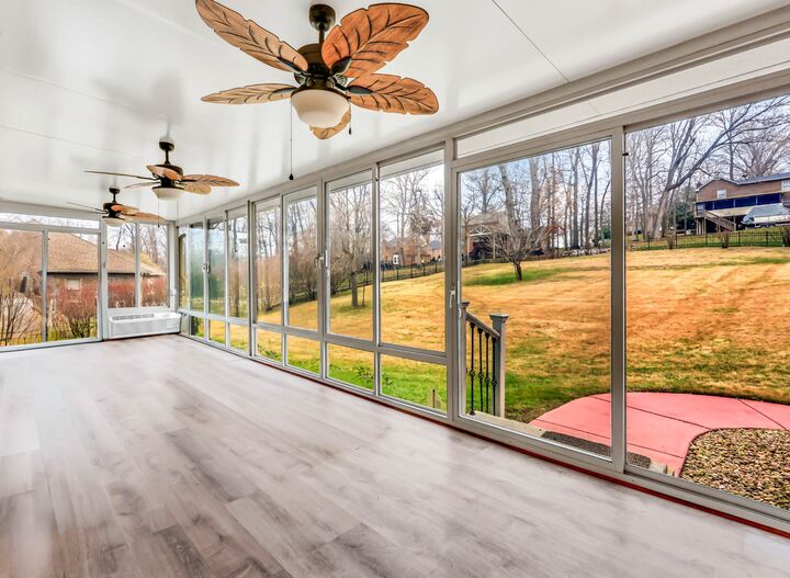 Property Photo: 453 Stonemeadow Rd TN 37043