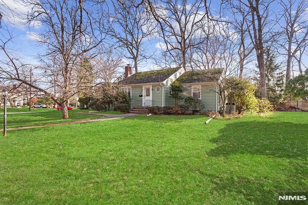 Property Photo: 284 Village Place NJ 07481