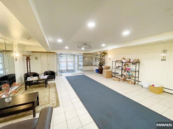 Property Photo:  333 Grand Avenue 1A  NJ 07650 