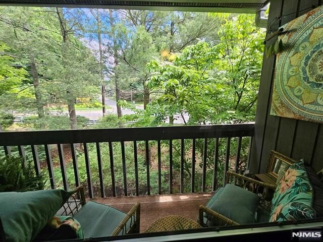 Property Photo:  272 Redwood Court 10  NJ 07446 