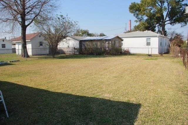 Property Photo: 2122 Stander Place LA 70043