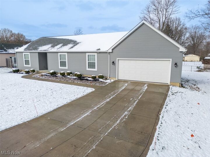 Property Photo: 27 Oviatt Drive OH 44067