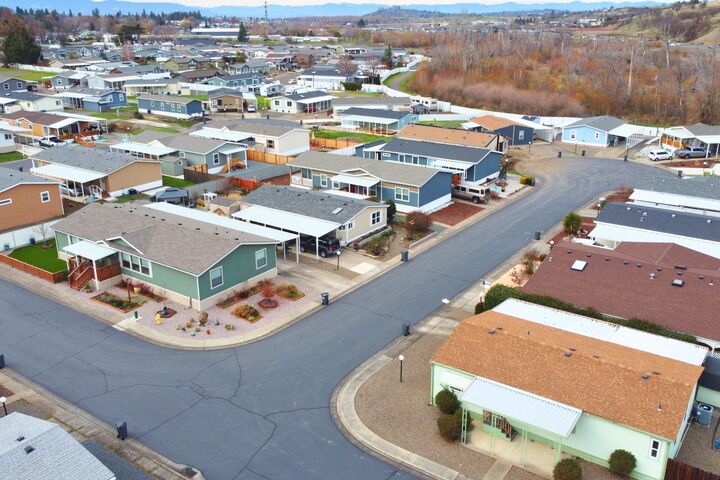 Property Photo:  4729 S Pacific Highway Unit 12  OR 97535 