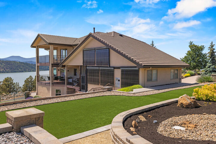 Property Photo:  5976 Sunset Ridge Road  OR 97601 