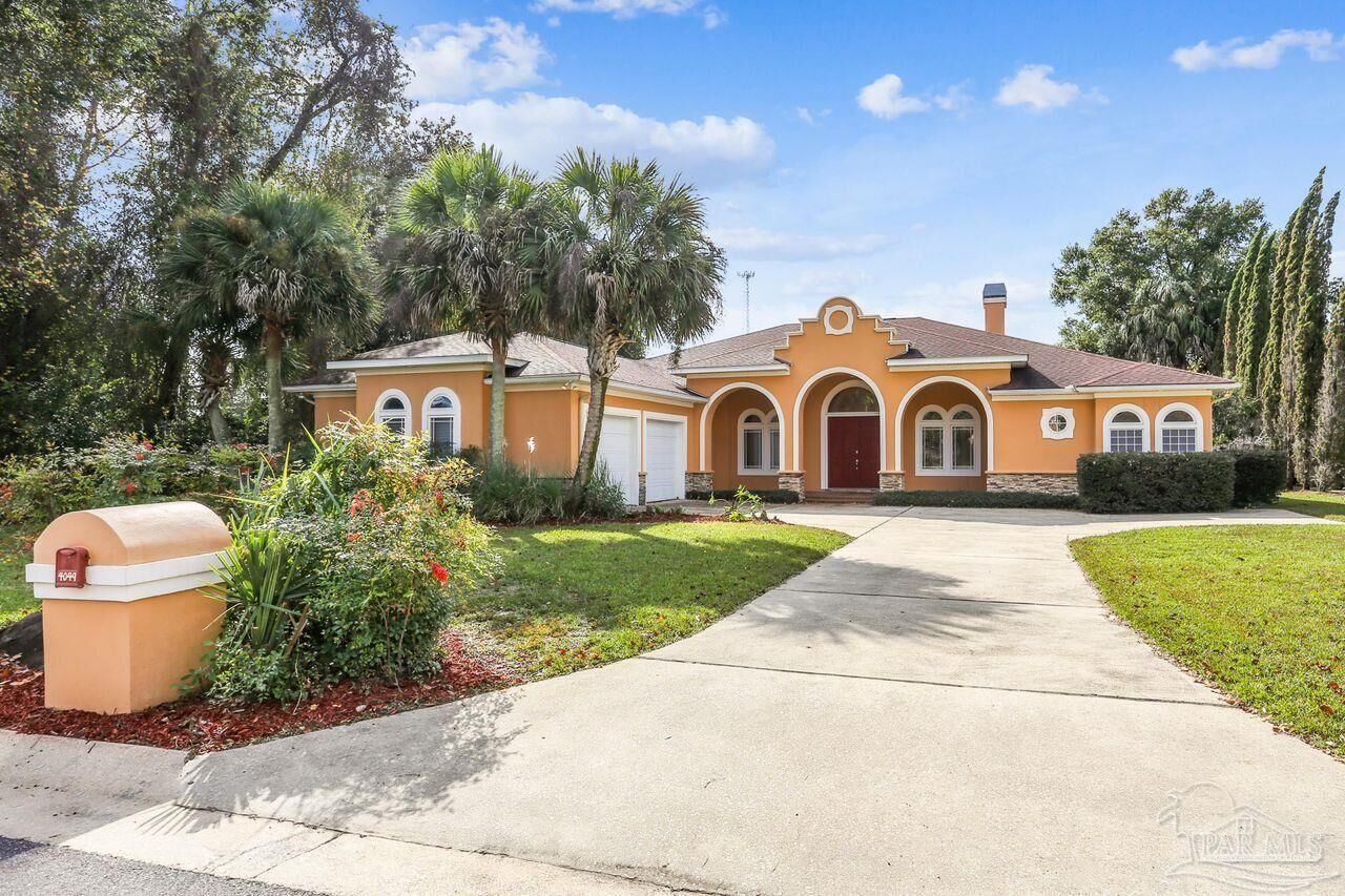 Property Photo: 4049 Curlew Dr FL 32514