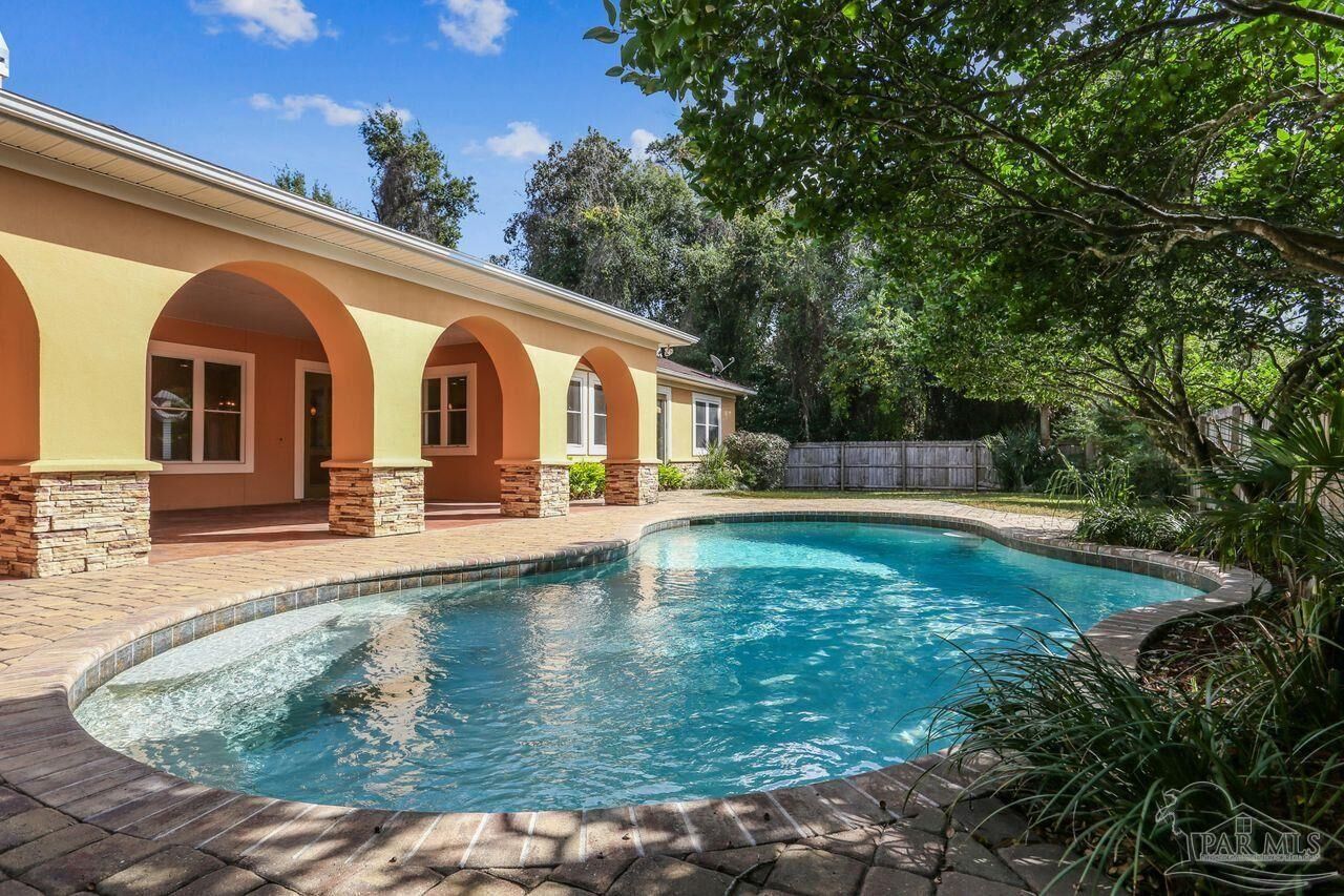 Property Photo:  4049 Curlew Dr  FL 32514 