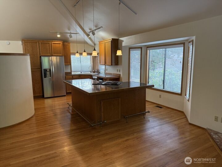 Property Photo: 14918 SE 64th Street WA 98006
