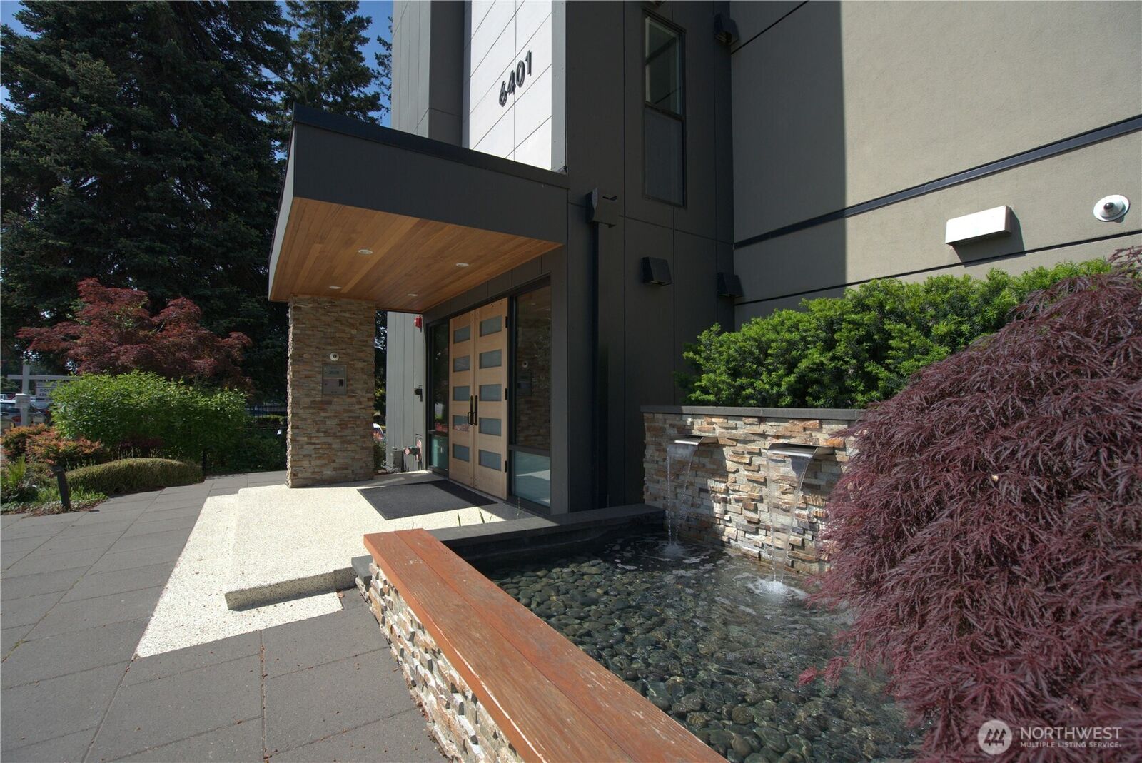 Property Photo:  6401  Lake Washington Boulevard NE 303  WA 98033 